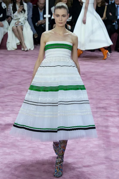 Look 52